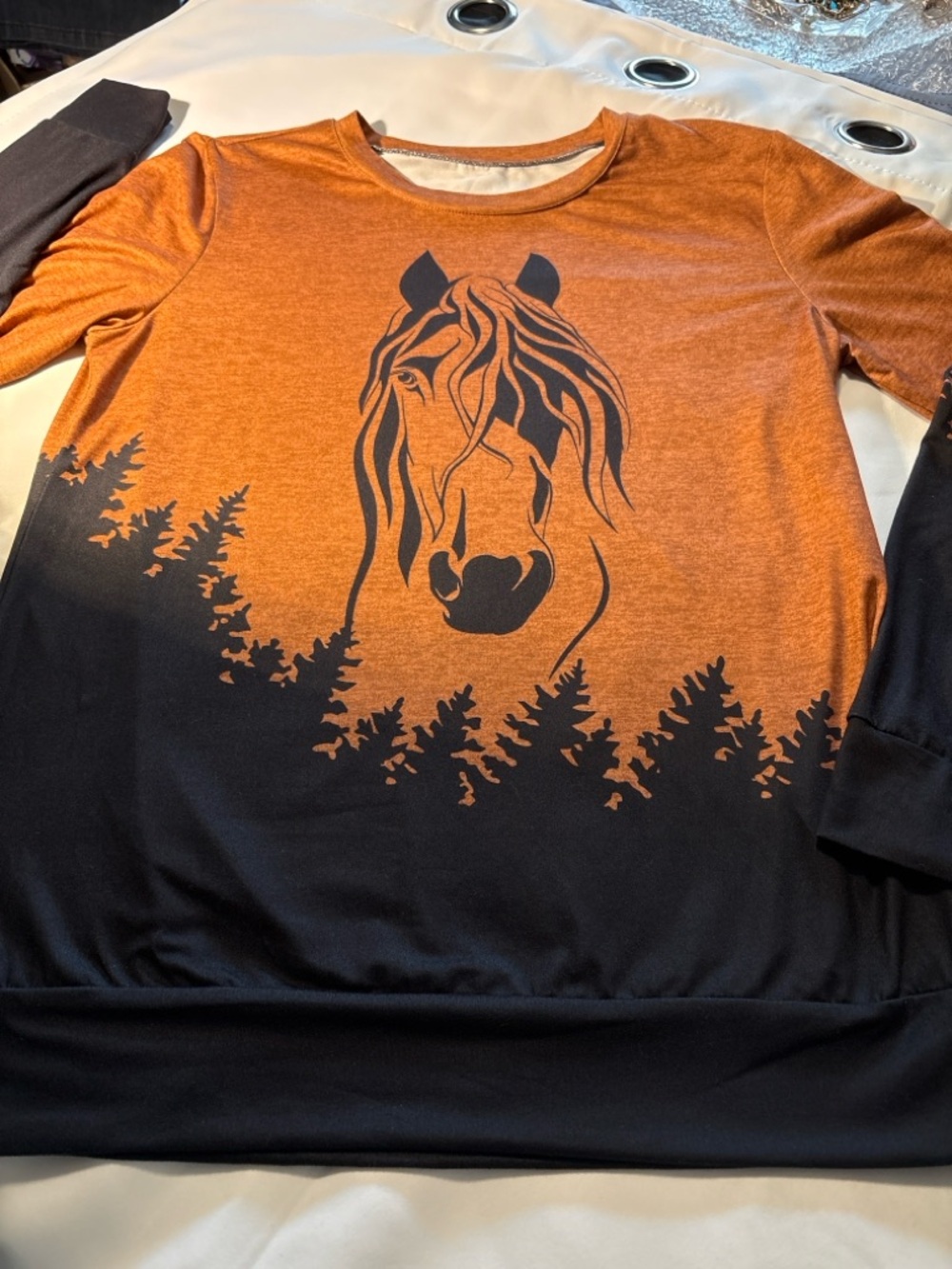 Horse Graphic Top Women’s Medium Burnt Orange Black Western Fall Long Sleeve